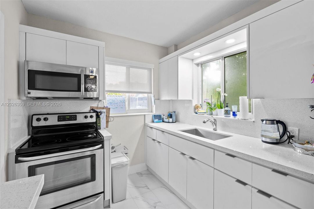 For Sale: $725,000 (3 beds, 2 baths, 1068 Square Feet)