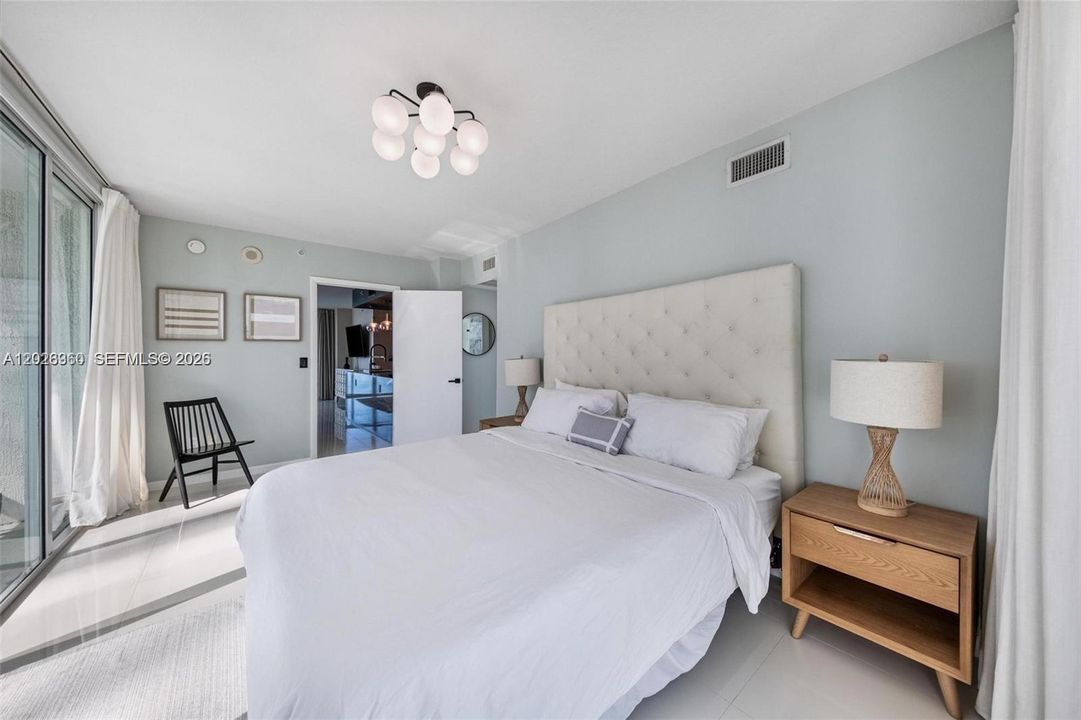 For Rent: $5,400 (2 beds, 2 baths, 1368 Square Feet)