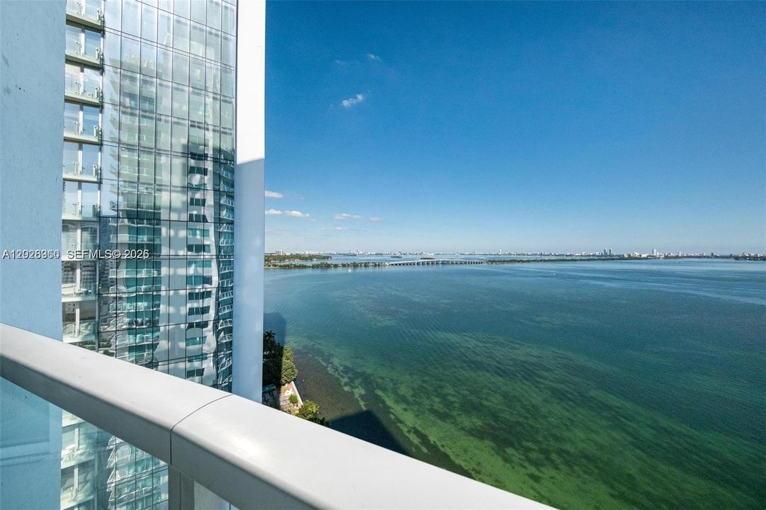 For Rent: $5,400 (2 beds, 2 baths, 1368 Square Feet)