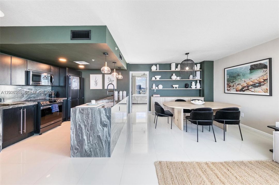 For Rent: $5,400 (2 beds, 2 baths, 1368 Square Feet)