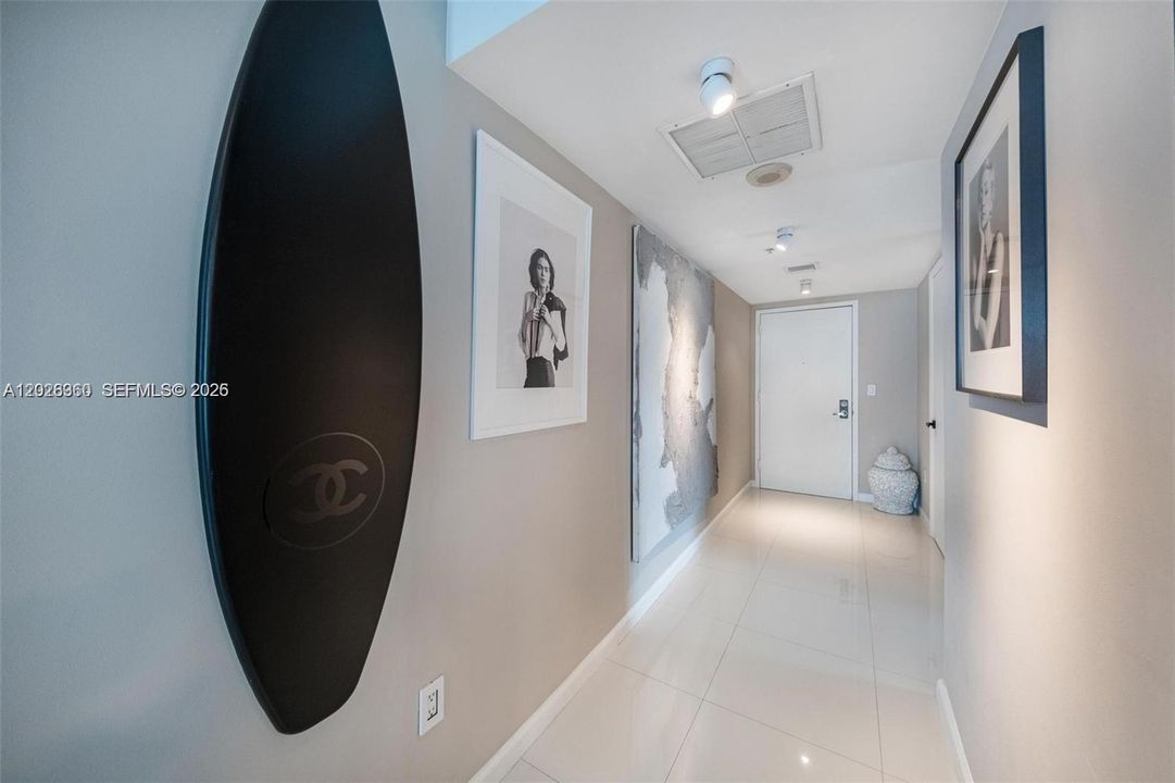 For Rent: $5,400 (2 beds, 2 baths, 1368 Square Feet)
