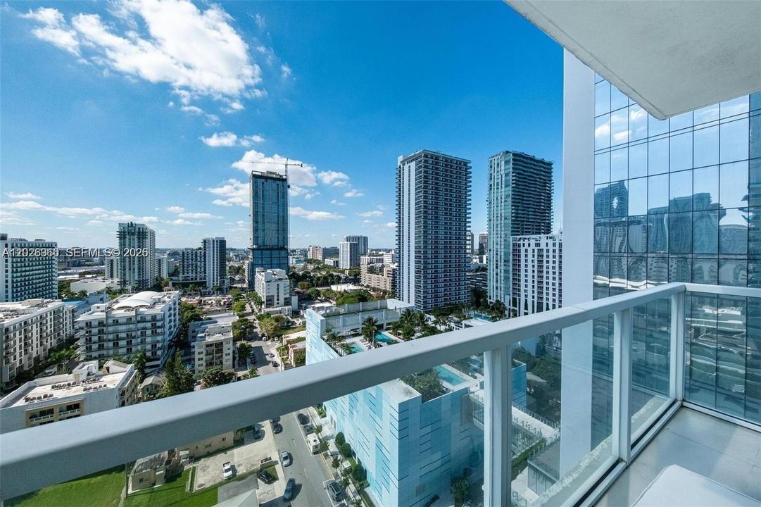 For Rent: $5,400 (2 beds, 2 baths, 1368 Square Feet)