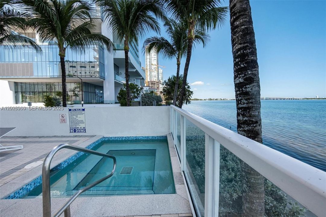 For Rent: $5,400 (2 beds, 2 baths, 1368 Square Feet)