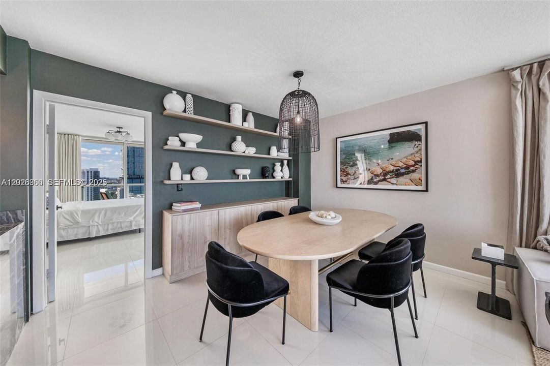 For Rent: $5,400 (2 beds, 2 baths, 1368 Square Feet)