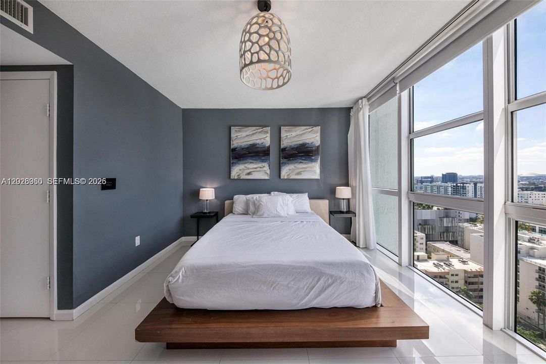 For Rent: $5,400 (2 beds, 2 baths, 1368 Square Feet)