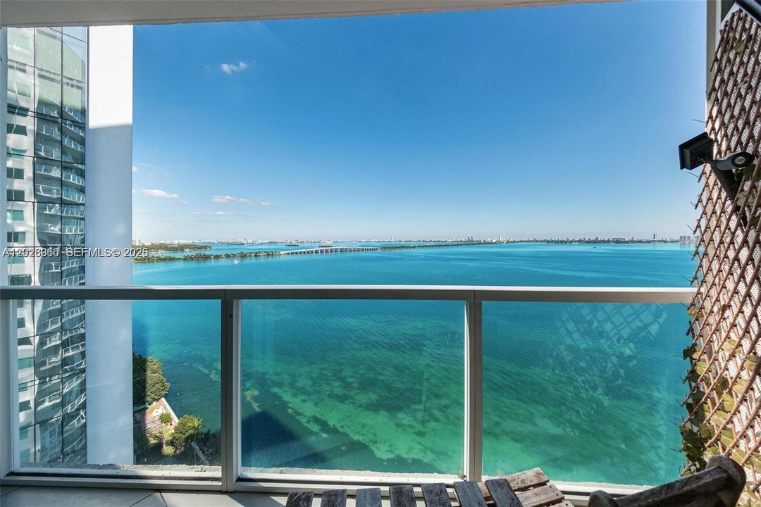 For Rent: $5,400 (2 beds, 2 baths, 1368 Square Feet)