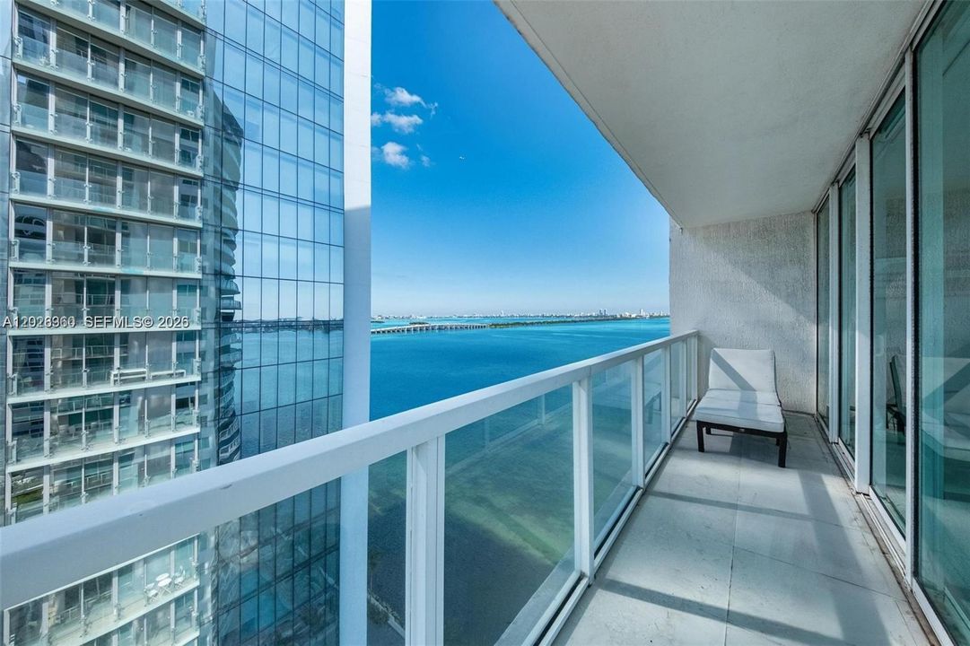 For Rent: $5,400 (2 beds, 2 baths, 1368 Square Feet)