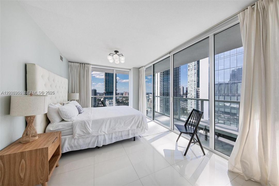 For Rent: $5,400 (2 beds, 2 baths, 1368 Square Feet)