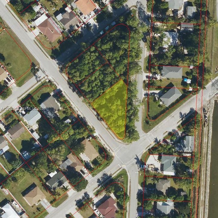 For Sale: $224,935 (0.14 acres)