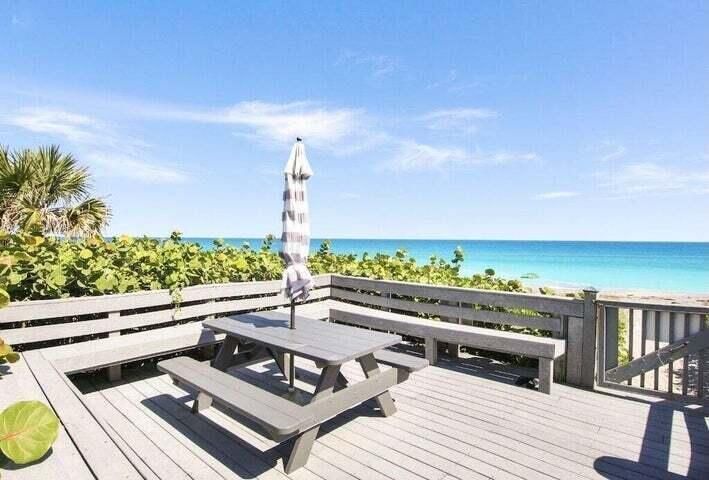 Deck area to Beach