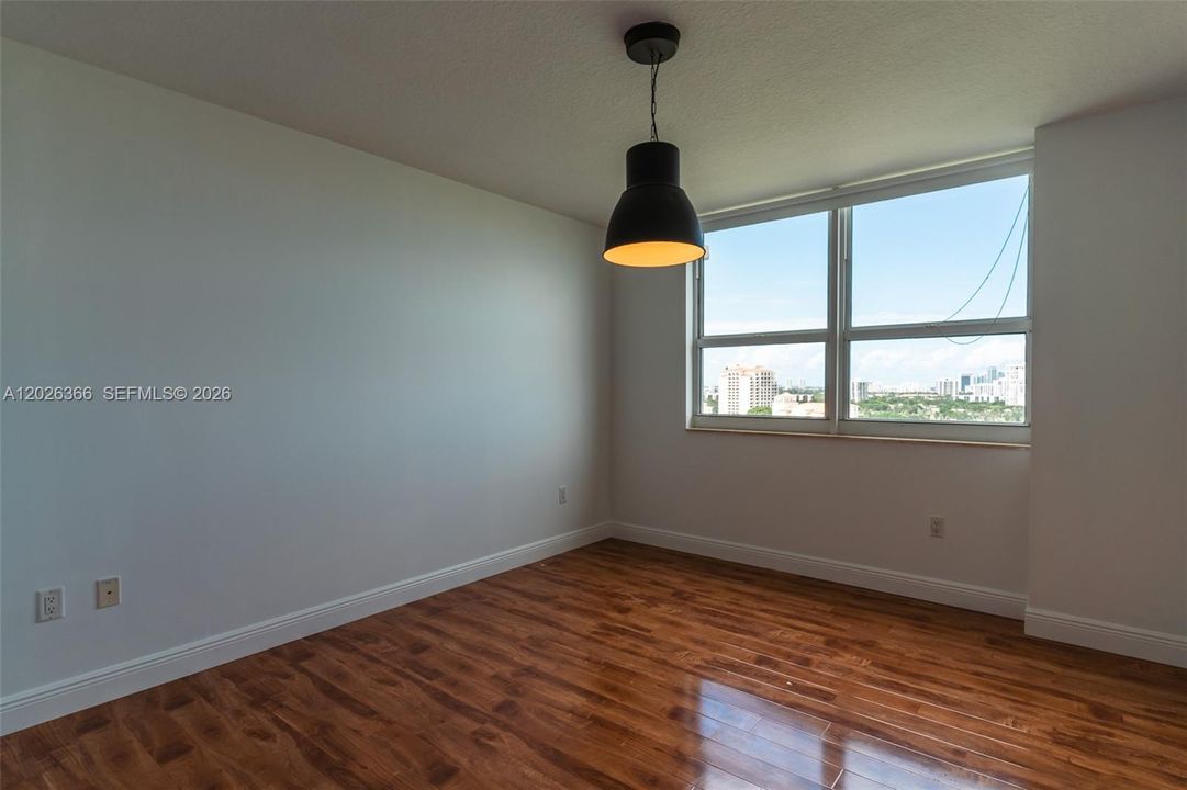For Rent: $4,500 (3 beds, 2 baths, 1525 Square Feet)