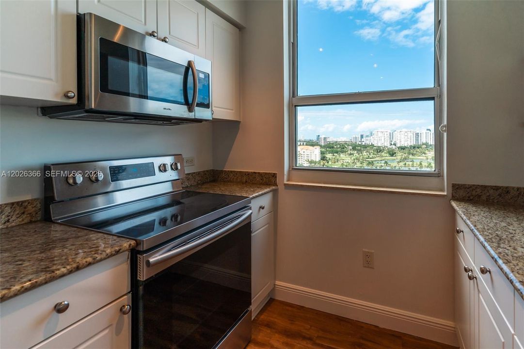 For Rent: $4,500 (3 beds, 2 baths, 1525 Square Feet)