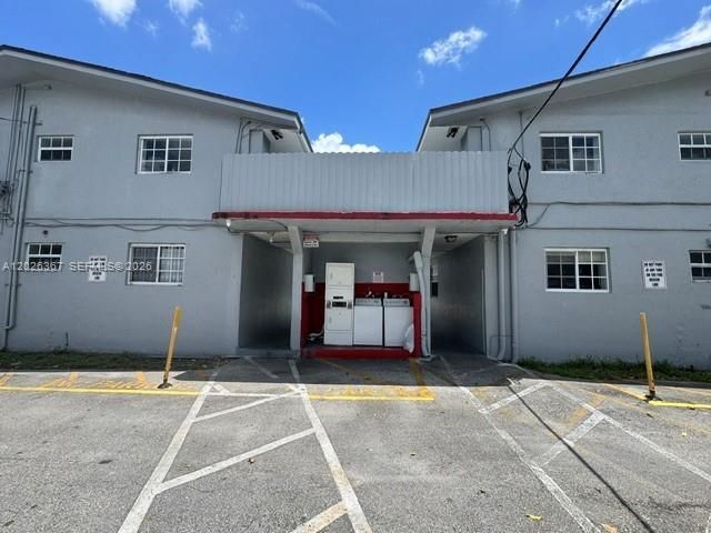 For Sale: $209,000 (2 beds, 1 baths, 771 Square Feet)