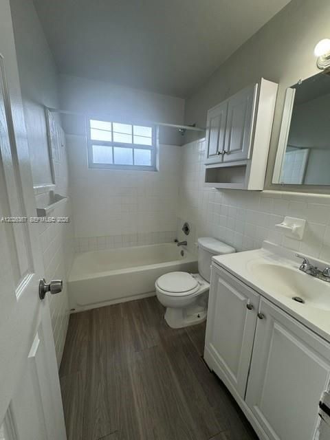 For Sale: $209,000 (2 beds, 1 baths, 771 Square Feet)