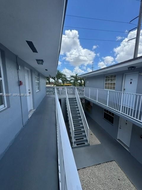For Sale: $209,000 (2 beds, 1 baths, 771 Square Feet)