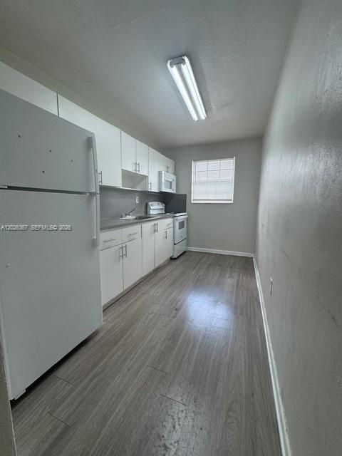For Sale: $209,000 (2 beds, 1 baths, 771 Square Feet)