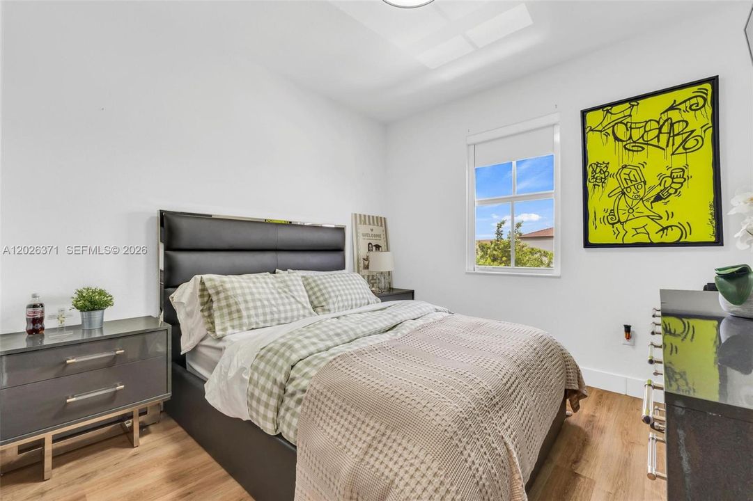 For Rent: $4,750 (3 beds, 2 baths, 1624 Square Feet)