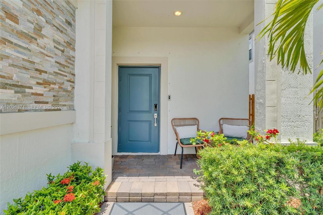 For Rent: $4,750 (3 beds, 2 baths, 1624 Square Feet)