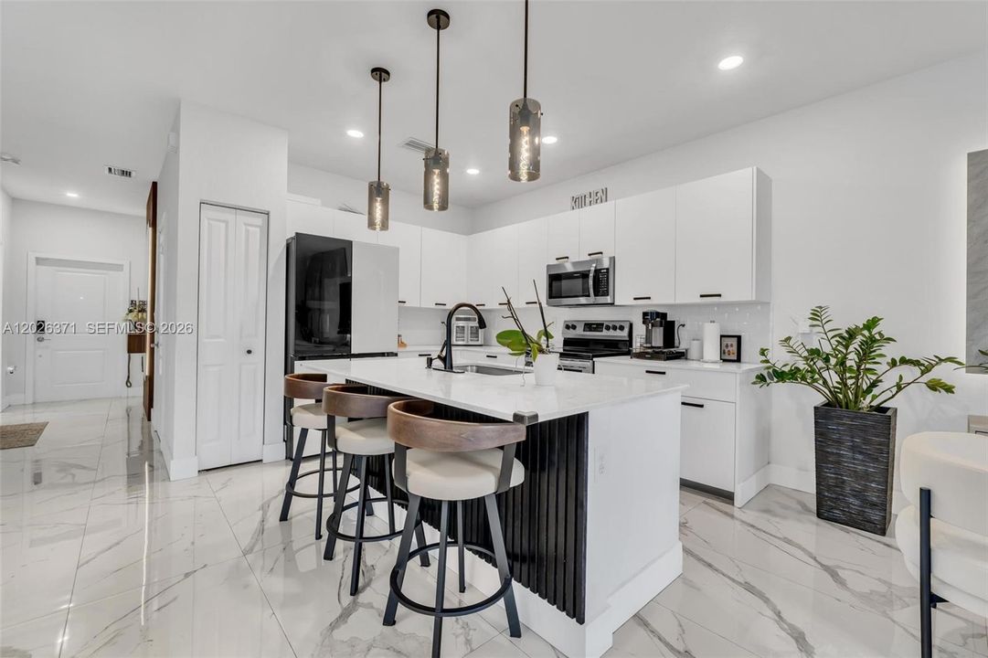 For Rent: $4,750 (3 beds, 2 baths, 1624 Square Feet)