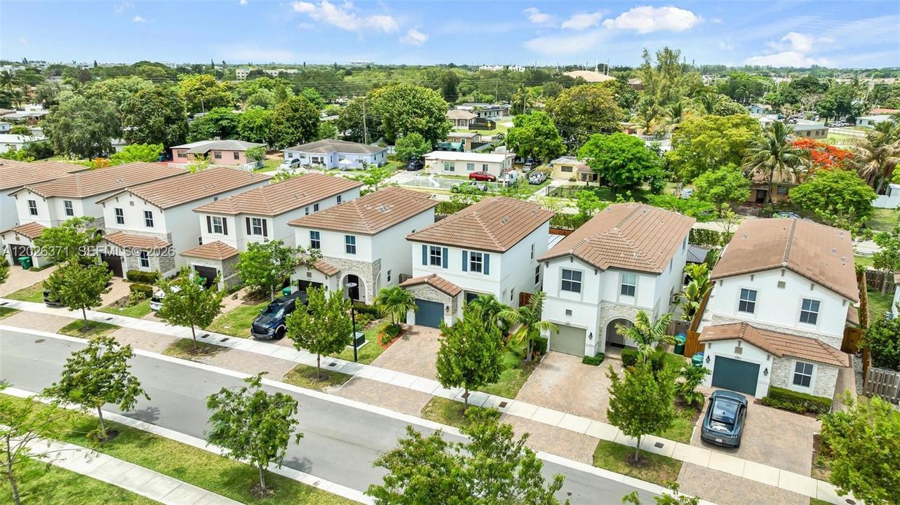 For Rent: $4,750 (3 beds, 2 baths, 1624 Square Feet)