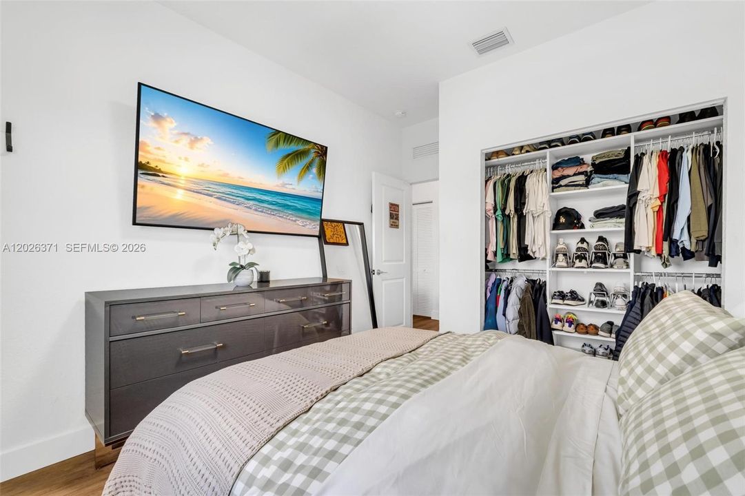 For Rent: $4,750 (3 beds, 2 baths, 1624 Square Feet)