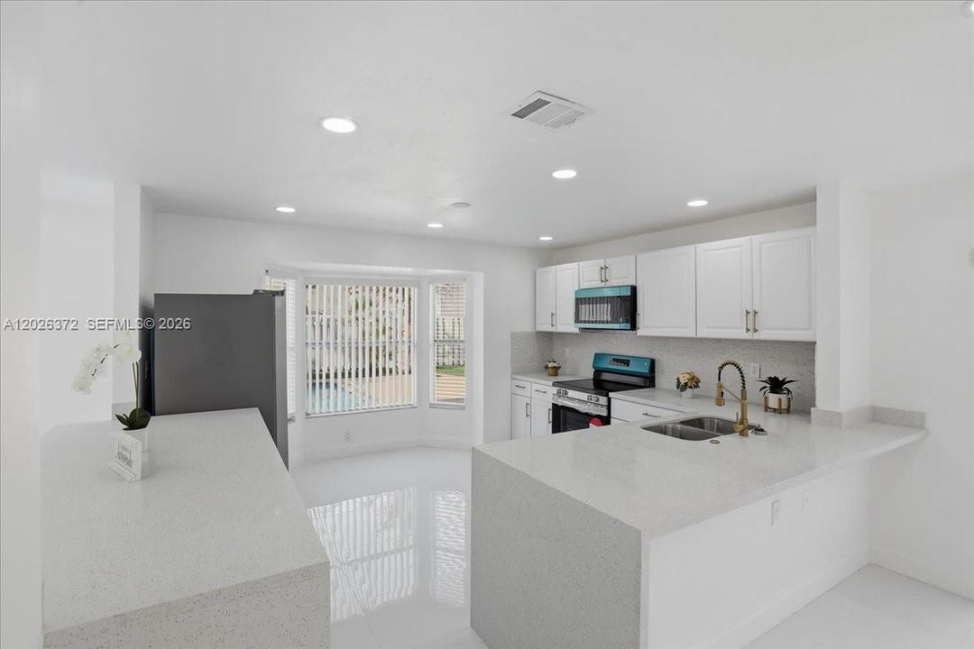 For Sale: $699,000 (4 beds, 2 baths, 1847 Square Feet)