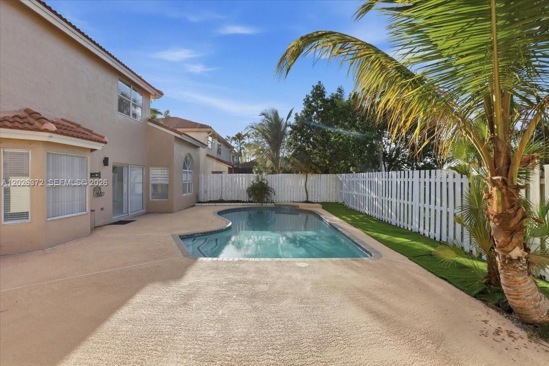 For Sale: $699,000 (4 beds, 2 baths, 1847 Square Feet)