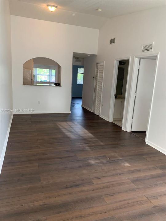 For Rent: $1,750 (2 beds, 2 baths, 815 Square Feet)