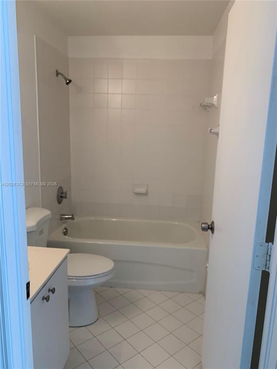 For Rent: $1,750 (2 beds, 2 baths, 815 Square Feet)