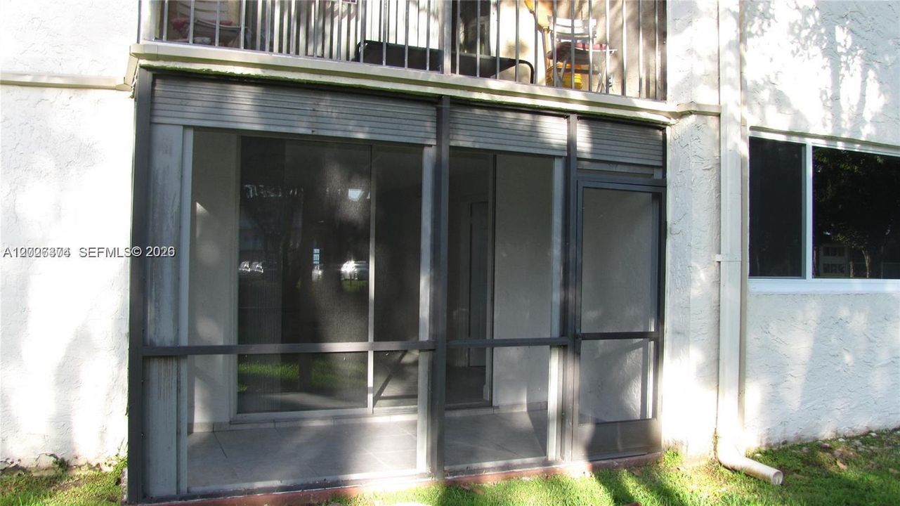 For Sale: $100,000 (1 beds, 1 baths, 900 Square Feet)