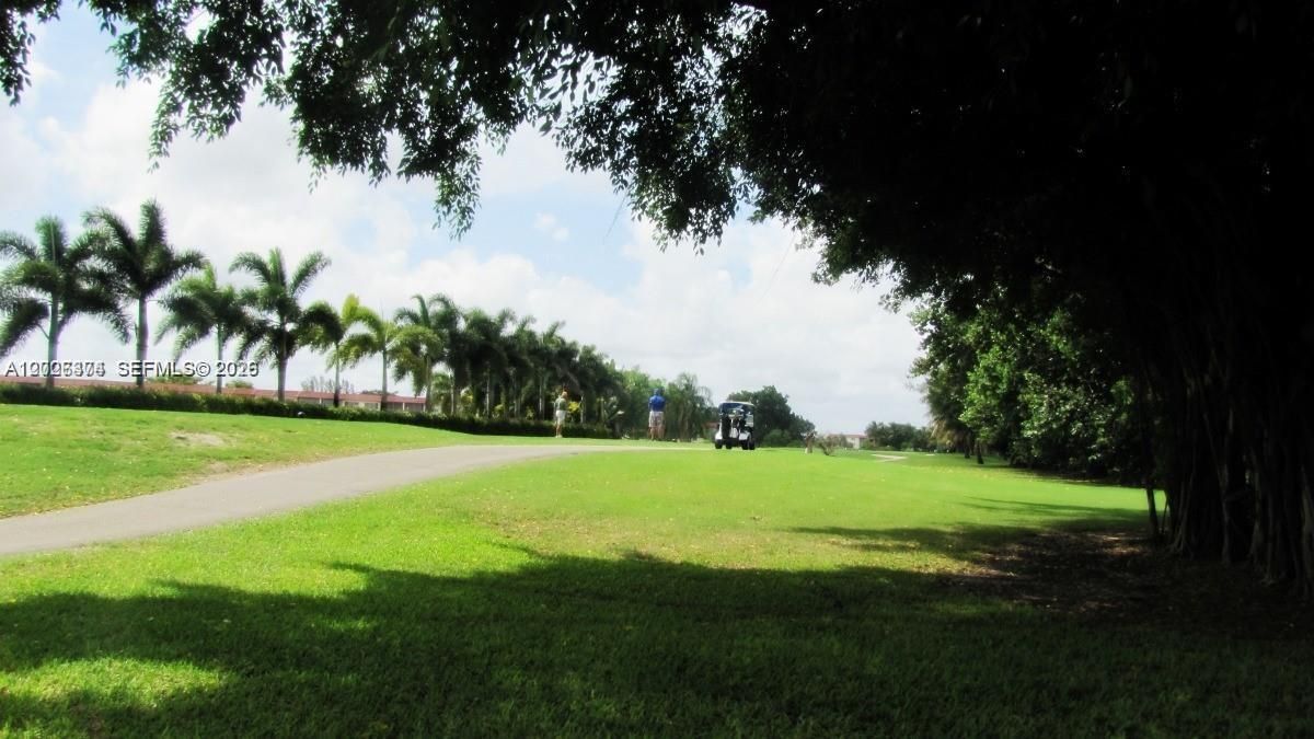 For Sale: $100,000 (1 beds, 1 baths, 900 Square Feet)