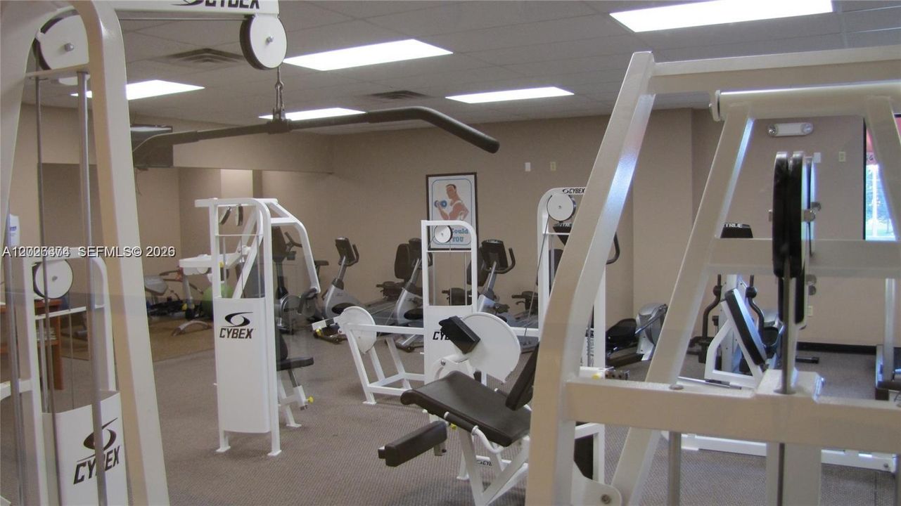 For Sale: $100,000 (1 beds, 1 baths, 900 Square Feet)