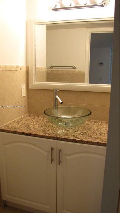For Sale: $100,000 (1 beds, 1 baths, 900 Square Feet)