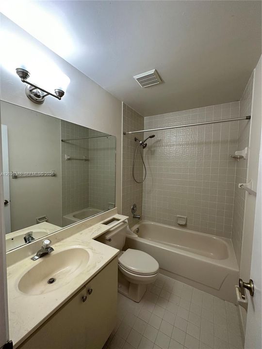 For Rent: $3,350 (3 beds, 2 baths, 1438 Square Feet)