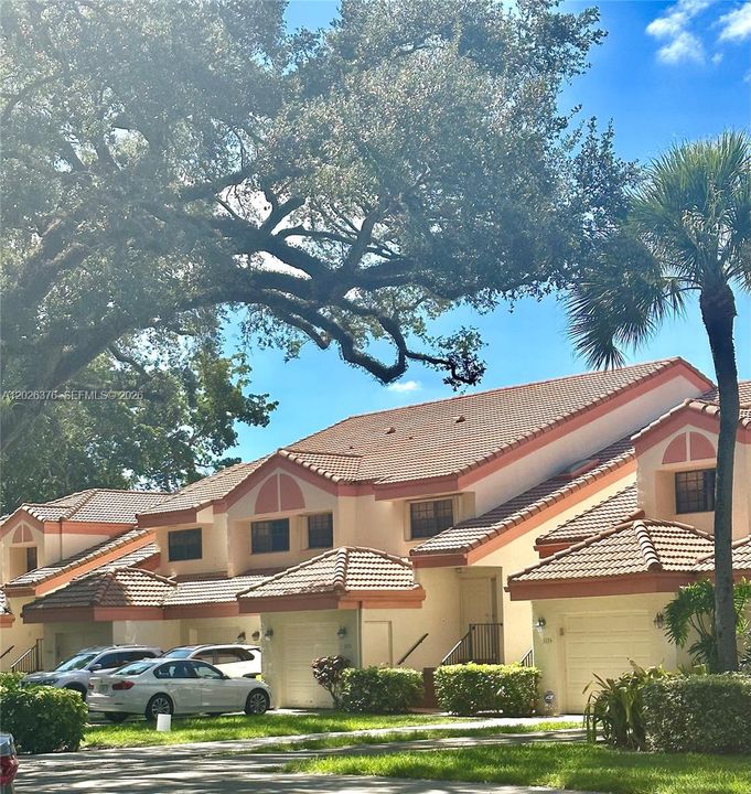 For Rent: $3,350 (3 beds, 2 baths, 1438 Square Feet)