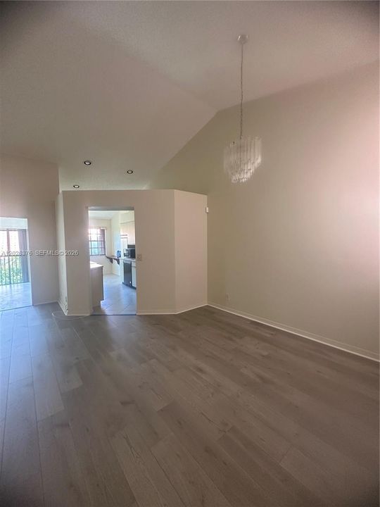 For Rent: $3,350 (3 beds, 2 baths, 1438 Square Feet)