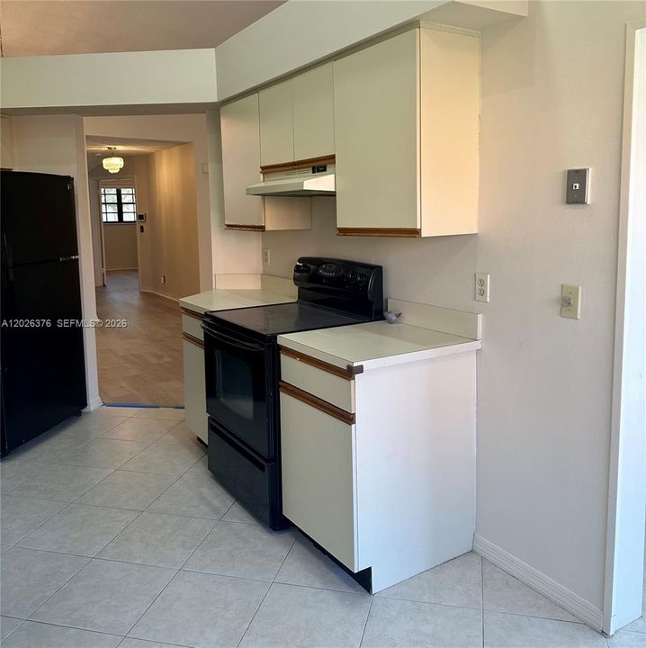 For Rent: $3,350 (3 beds, 2 baths, 1438 Square Feet)