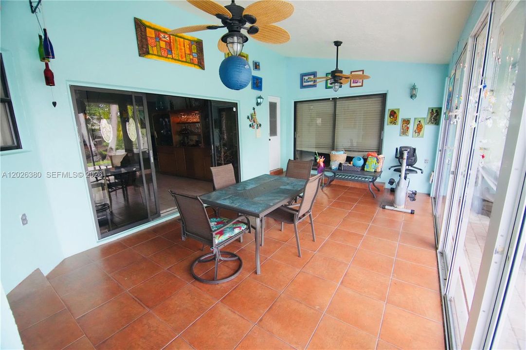 For Sale: $700,000 (3 beds, 2 baths, 2118 Square Feet)