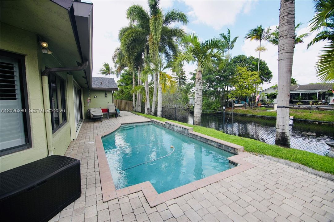 For Sale: $700,000 (3 beds, 2 baths, 2118 Square Feet)
