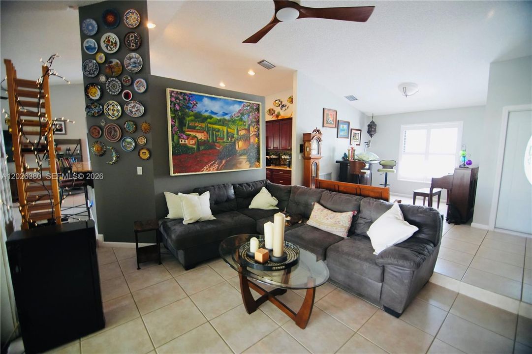 For Sale: $700,000 (3 beds, 2 baths, 2118 Square Feet)