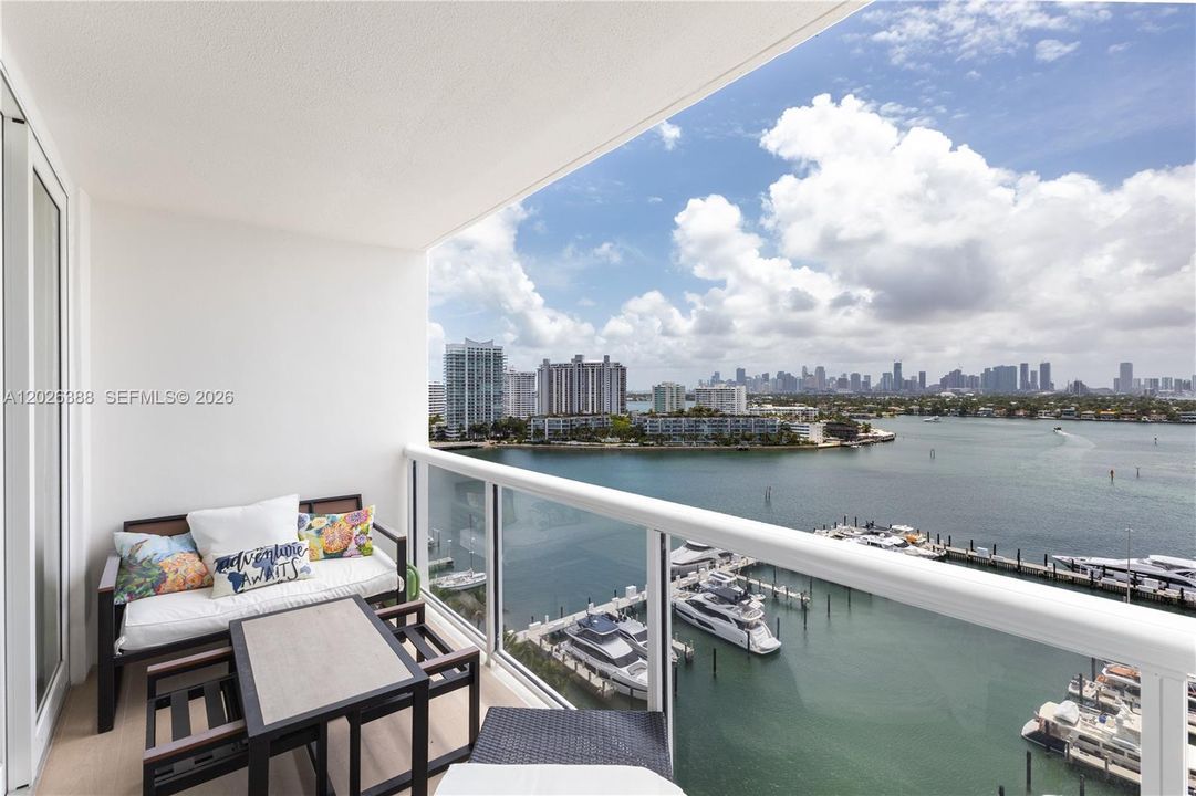 Activo con contrato: $2,995,000 (3 camas, 3 baños, 1900 Pies cuadrados)