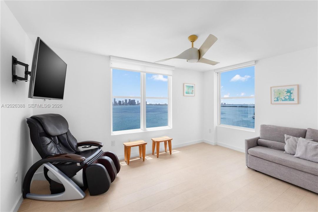 Activo con contrato: $2,995,000 (3 camas, 3 baños, 1900 Pies cuadrados)