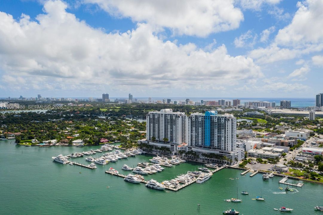 Activo con contrato: $2,995,000 (3 camas, 3 baños, 1900 Pies cuadrados)