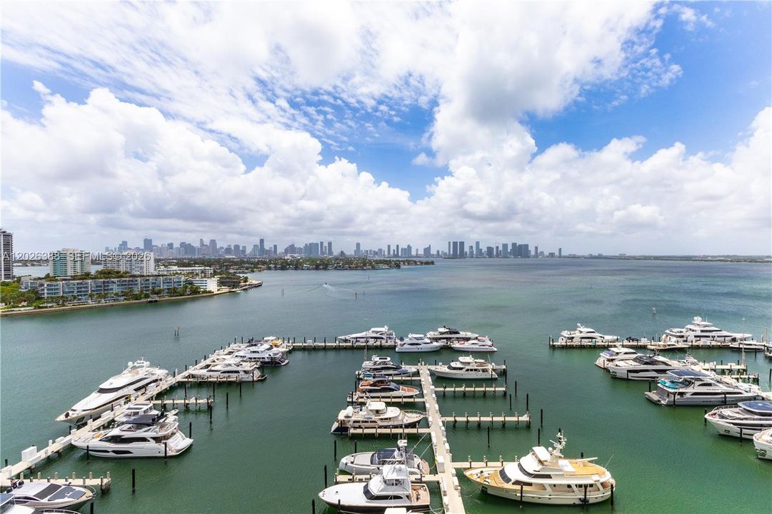 Activo con contrato: $2,995,000 (3 camas, 3 baños, 1900 Pies cuadrados)
