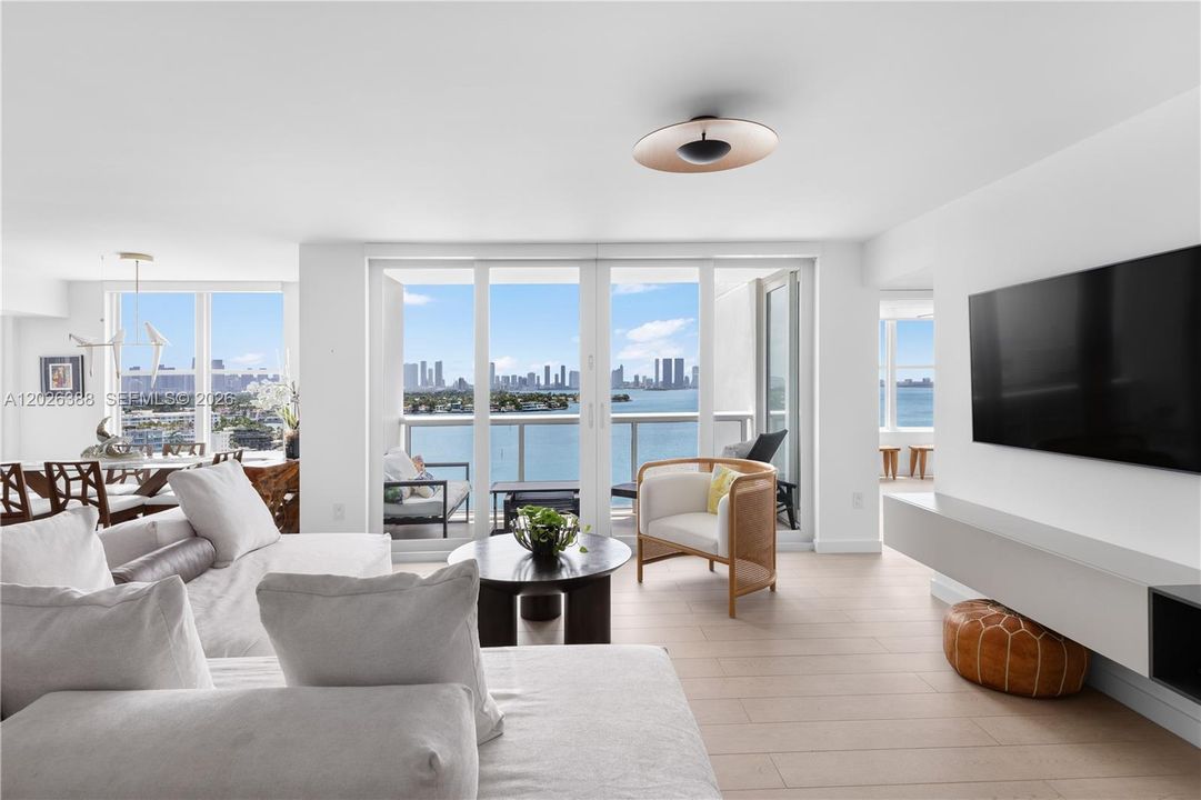 Activo con contrato: $2,995,000 (3 camas, 3 baños, 1900 Pies cuadrados)