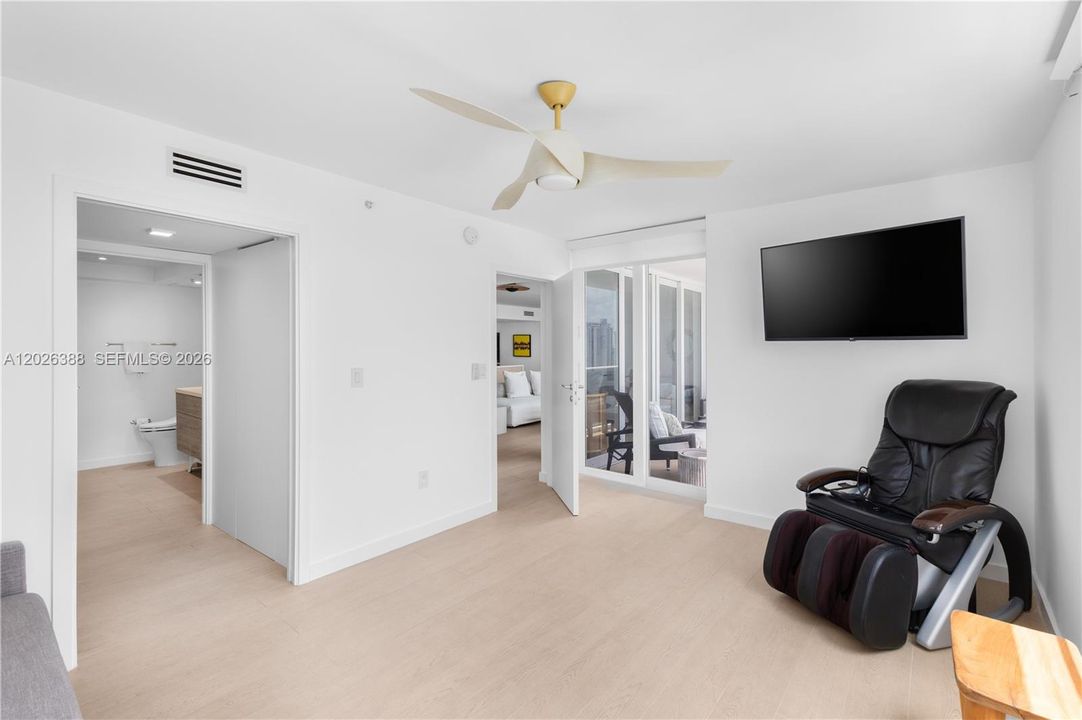 Activo con contrato: $2,995,000 (3 camas, 3 baños, 1900 Pies cuadrados)