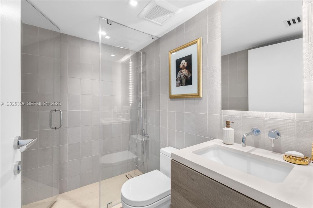 Activo con contrato: $2,995,000 (3 camas, 3 baños, 1900 Pies cuadrados)