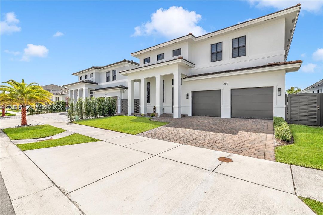 For Sale: $1,195,000 (5 beds, 4 baths, 2806 Square Feet)
