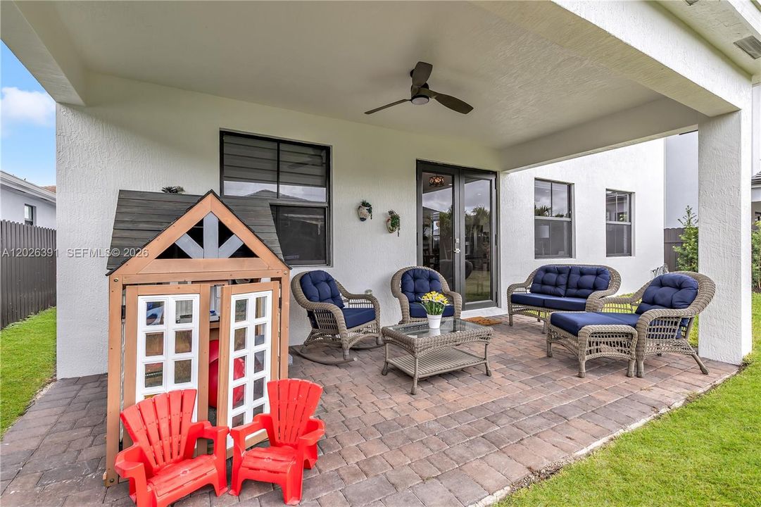 For Sale: $1,195,000 (5 beds, 4 baths, 2806 Square Feet)