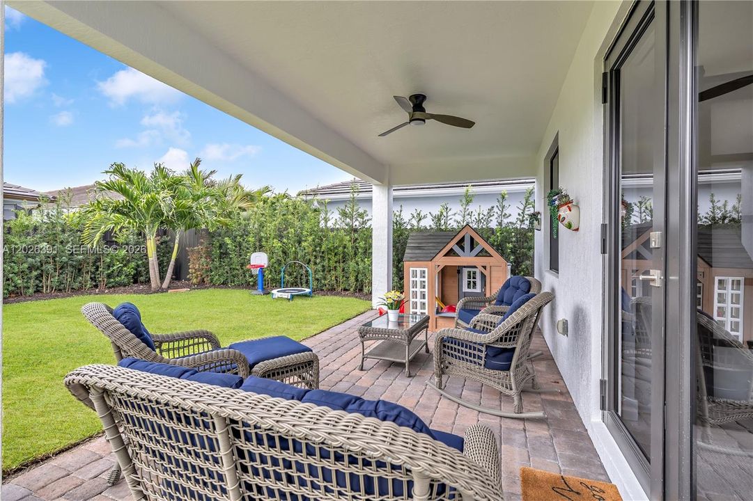 For Sale: $1,195,000 (5 beds, 4 baths, 2806 Square Feet)